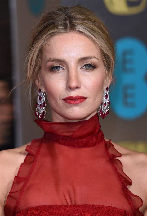 Annabelle Wallis 